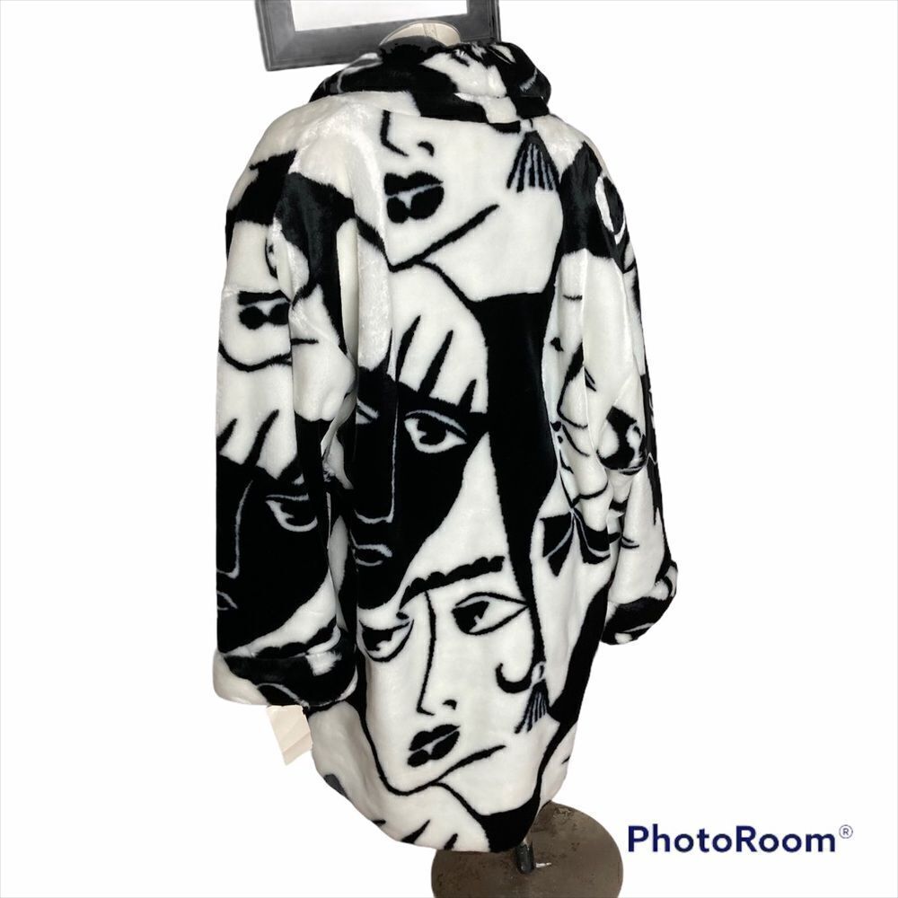 Vtg 80s 90s Regal Plush Collection Faux Fur Black‎ White Faces Abstract Coat NEW - Picture 6 of 10